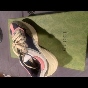 Gucci shoes brand new size 37 Women’s shoe.